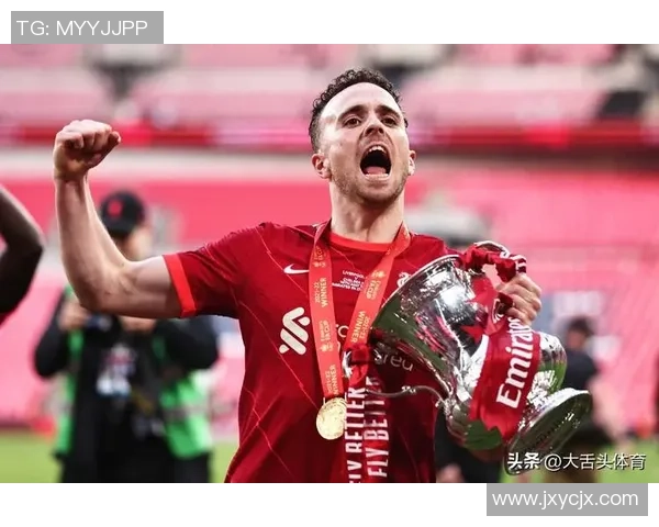 足球巨星英年早逝因病离世引发全球球迷无尽哀思与深切悼念